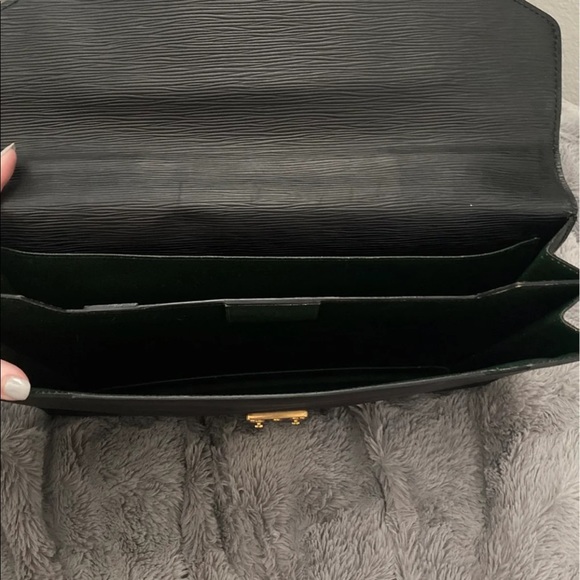 ❌SOLD❌ Louis Vuitton Cerviet Conseie ❌SOLD❌ - Picture 5 of 9